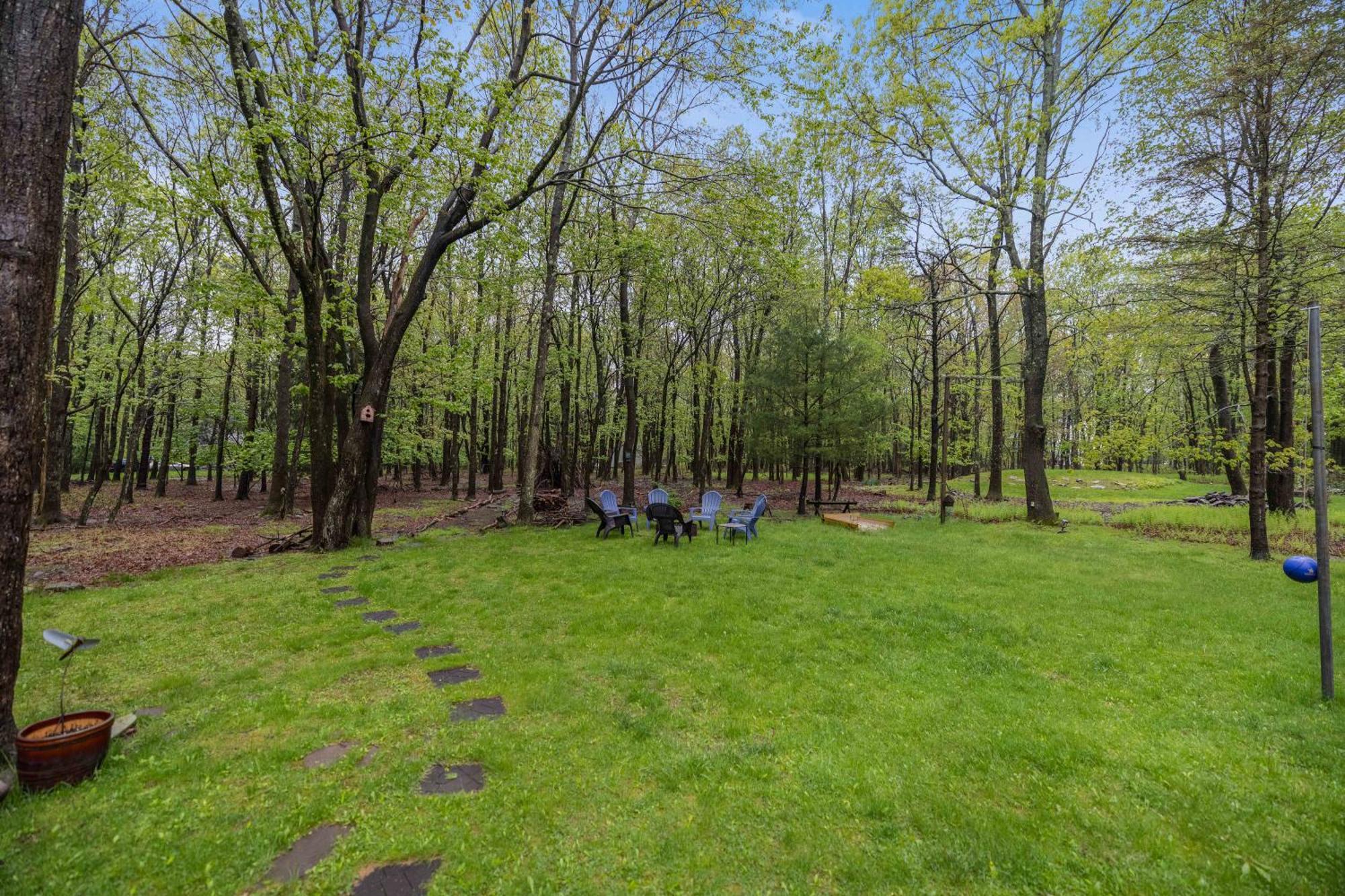 Serenity And Fun All In One In This Cozy Pocono Cabin Jim Thorpe Buitenkant foto